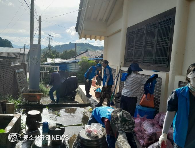 복지기동대와 함께 취약계층  어르신 주거 환경 정비 추진