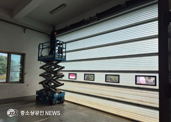 강진소방서, 청사 차고문 정밀점검으로 골든타임 확보 나서