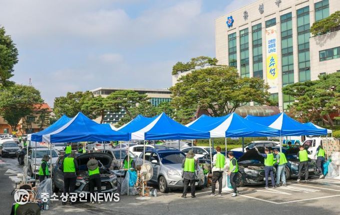 지난 21일 유성구는 추석 맞이 자동차 무상 점검 행사를 개최했다.