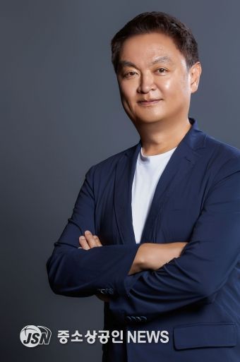 강윤성 영화감독