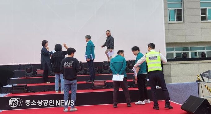 광양시, ‘2025 광양 국제미디어아트 페스티벌’ 개막식 무대 안전점검 - 안전과(합동 안전점검)