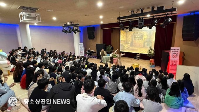 한형석 자유아동극장 <헨젤과 그레텔> 공연 성료