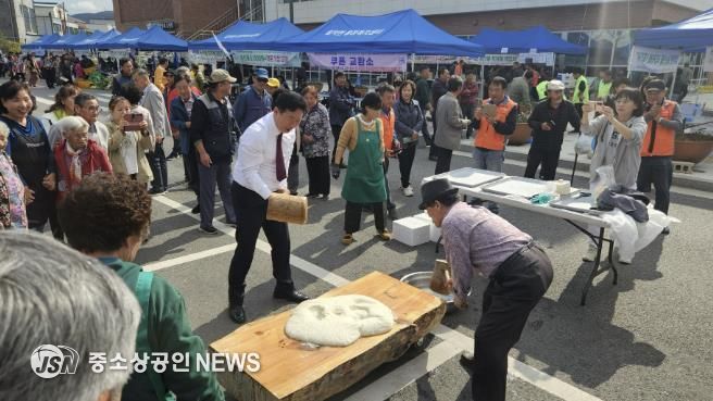 가평군 설악면 농산물 직거래 대장터 '성황'