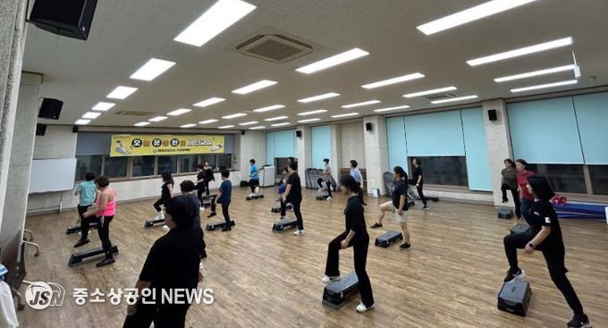 영광군, 스텝로빅으로 건강도 자신감도 ‘스텝 UP!’