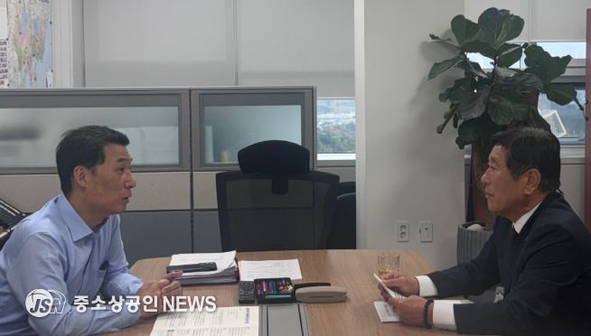 행정안전부 하종목 지방재정국장과 업무협의를 추진하고 있는 조상래 곡성군수