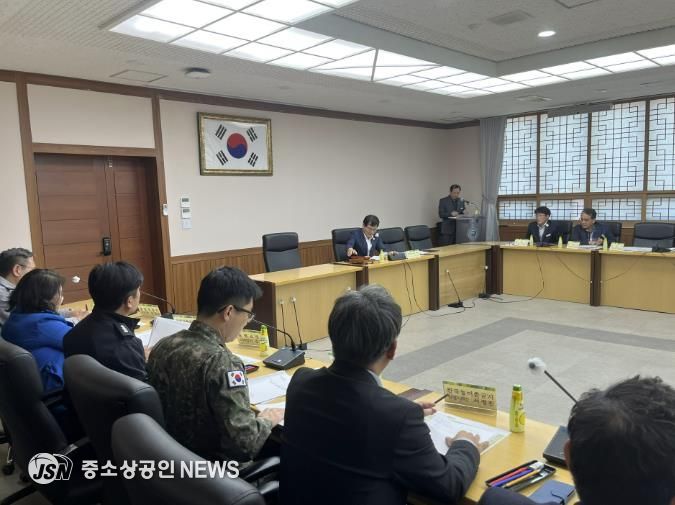 이상익 함평군수가 안전관리위원회 주재하는 모습