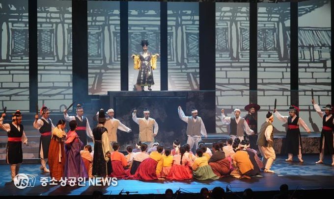 나주시가 광주‧전남 최초로 추진한 ‘2025년 예술인 활력소득’ 지급을 완료했다. 사진은 지역 문화예술 공연 모습.