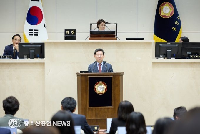 이상일 용인특례시장이 14일 '용인특례시의회 제297회 본회의'에서 시정연설을 통해 2026년 시정운영 방향을 제시했다.