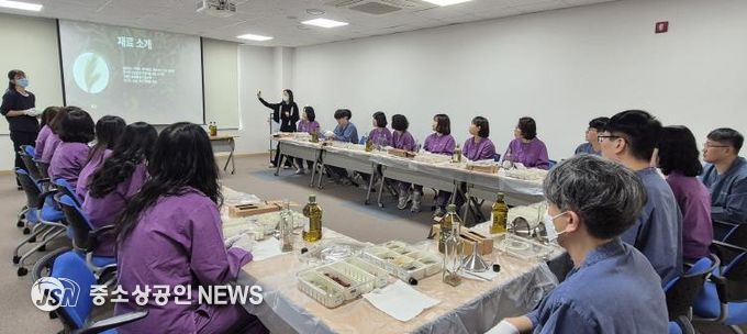 24일 장흥통합의료병원에서 ‘2025 유보통합 마음 쉼 과정’이 진행되고 있다.