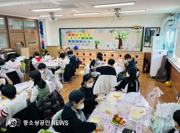 광주 광주매곡초, 6학년 파티셰 진로 체험... 케이크 만들며 적성 탐색
