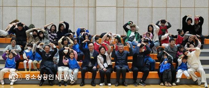 나주시가 지난달 29일 나주종합스포츠파크 국민체육센터에서 ‘2025 찾아가는 돌봄교실 놀이한마당’을 개최했다.