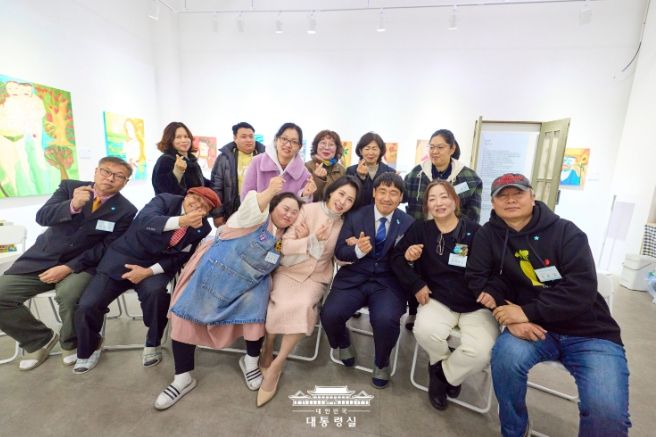 김혜경 여사, 발달장애인 작가 전시회 방문 및 차담회(대통령실)