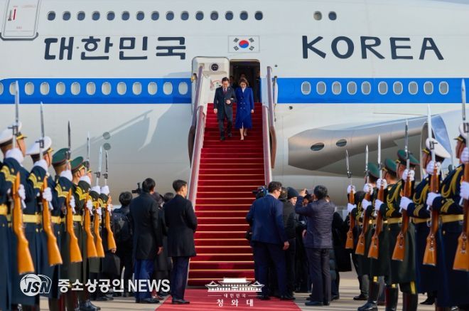 베이징 서우두 공항 도착(청와대)