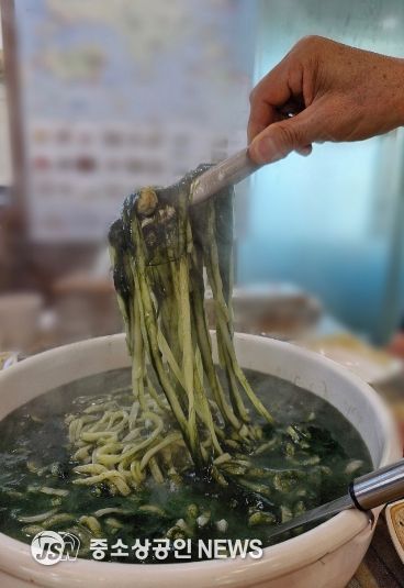 고흥 겨울 바다의 선물, 피굴과 매생이로 만나는 미식여행 초대-매생이 칼국수