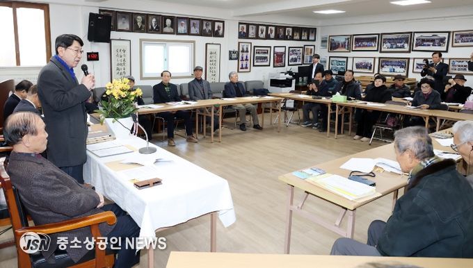 우범기 전주시장, 대한민국 최장수 경로당 ‘기령당’ 찾아 소통