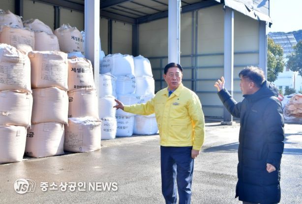 장성군, 신속한 제설 작업… 주민 불편 ‘눈 녹듯’