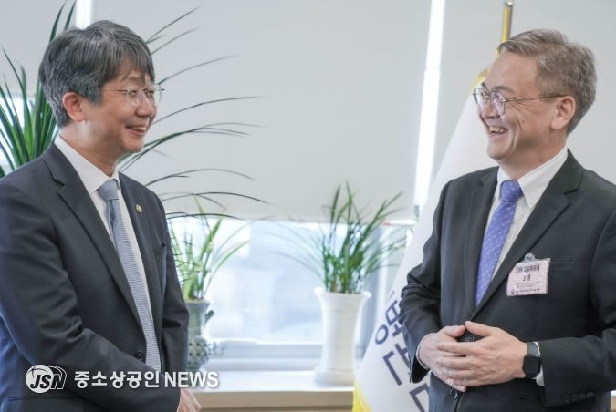 임승관 청장과 엔흐볼드 세레넨 몽골 국립감염병센터장 면담