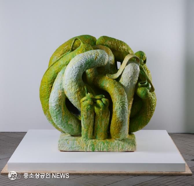 2024경기도자비엔날레_국제공모전_대상_위 매트 웨델(미국), 결실結實의 풍경,2017.